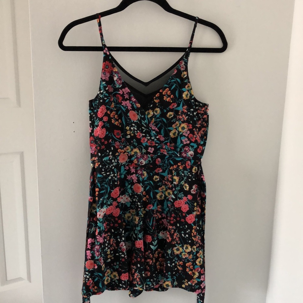 Worn once! - EXPRESS Floral Print Romper - Picture 8 of 11